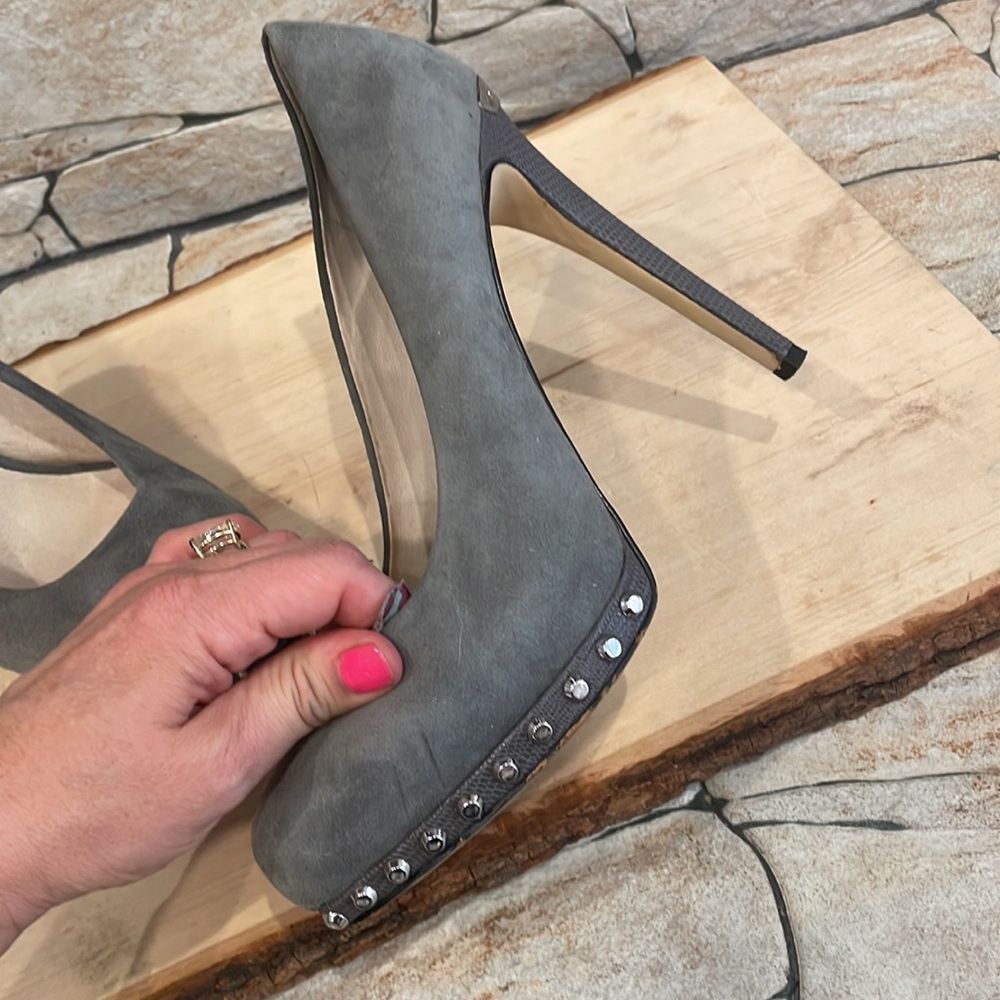 Michael Michael Kors, gray suede pumps with snakeskin heel and studs EUC - Picture 3 of 6
